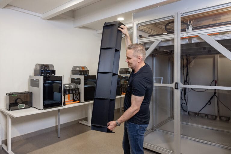 3D-palvelut oulussa. Aliner3D 3D-palveluita ovat 3D-skannaus ja takaisinmallinnusa, revese engineering, 3D-suunnittelu, 3D-mallinnus ja 3D-tulostus.